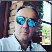  ,  Andi, 53
