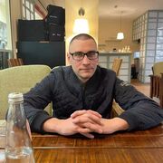  ,  Petr, 37