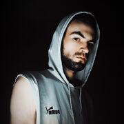  ,  Oleg, 25