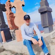  ,   Harut, 41 ,   c 