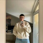  ,  Nik, 30