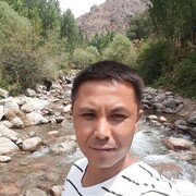  ,  Oybek, 43