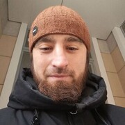  ,  Ali, 26