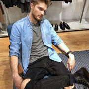  ,   Anton, 33 ,   ,   