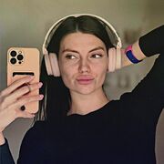  , 