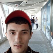  ,   Abduqodir, 33 ,  