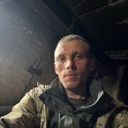  ,  Andrei, 33