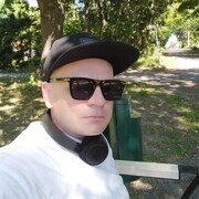  ,  Alex, 49