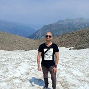 � � ������