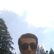  ,  Tato, 28
