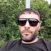  ,  Artak, 35