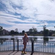  ,   Viktoria, 28 ,   c 