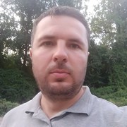  ,  Farid, 39