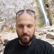  Piaski,  Vakhtang, 36