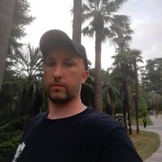  ,  Viktor, 35