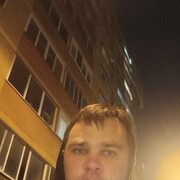 ,   Artyom, 32 ,   ,   