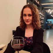  ,  Yana, 24