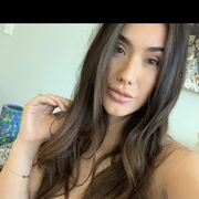  ,  Vika, 25