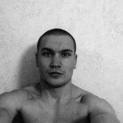 ,  Den, 35