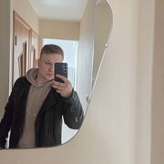  ,  Artur, 28