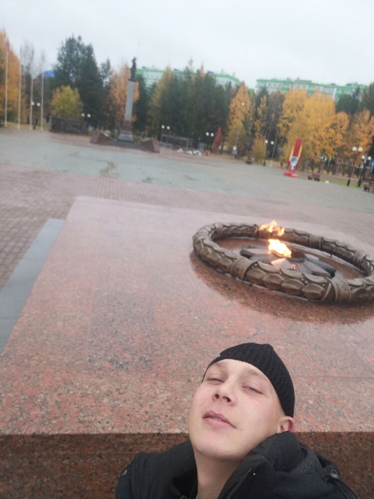  46904877  , 27 ,    