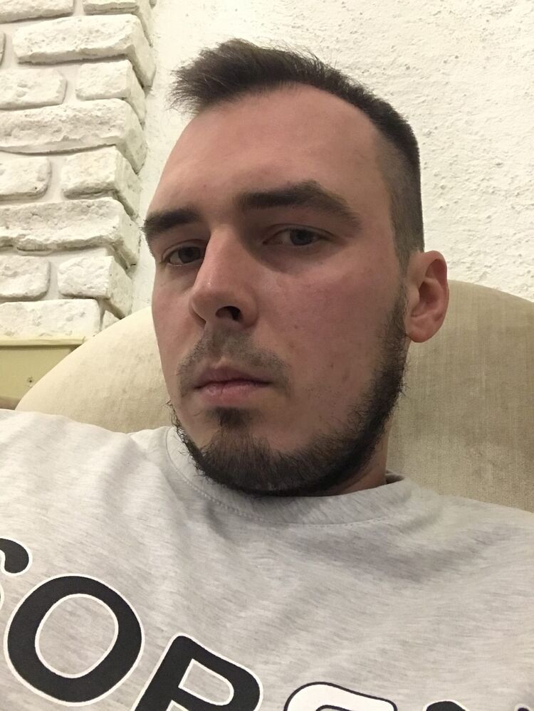  26029387  Alex, 37 ,    
