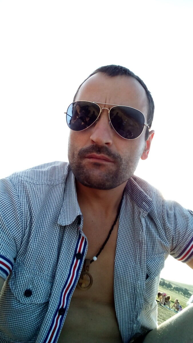  10440277  Pikaso, 37 ,    
