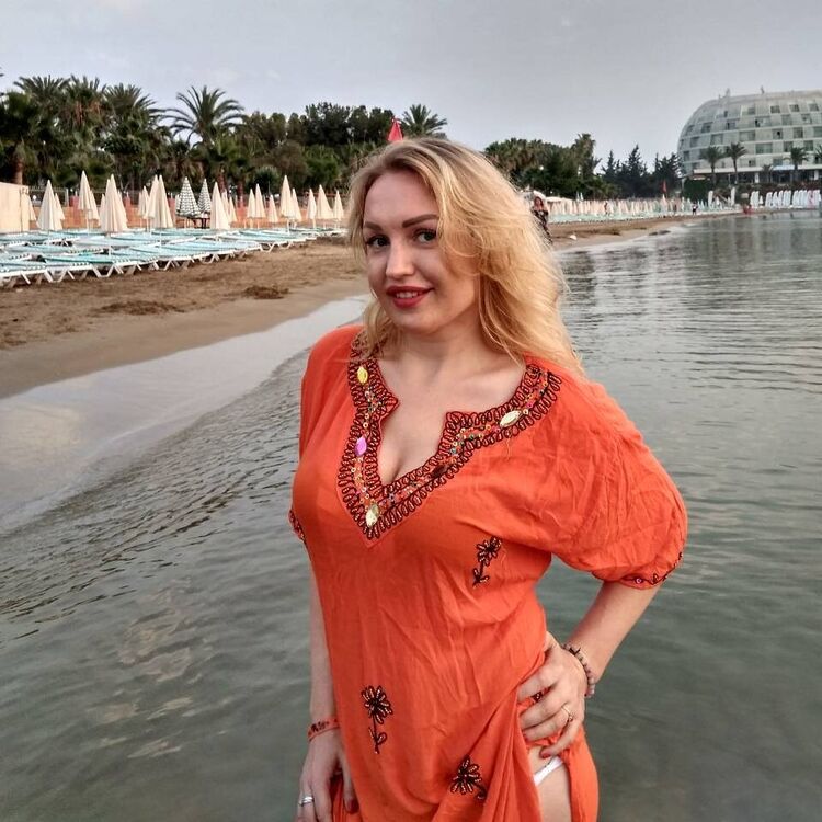  ,   Natali, 40 ,   ,   