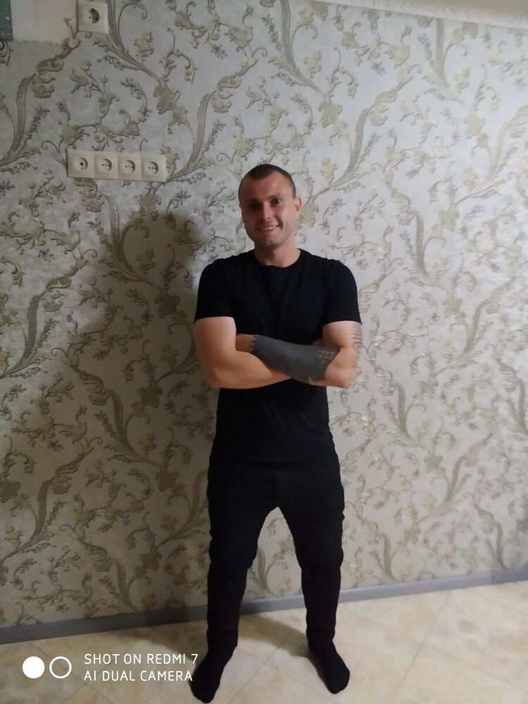  21032347  Slava, 29 ,    