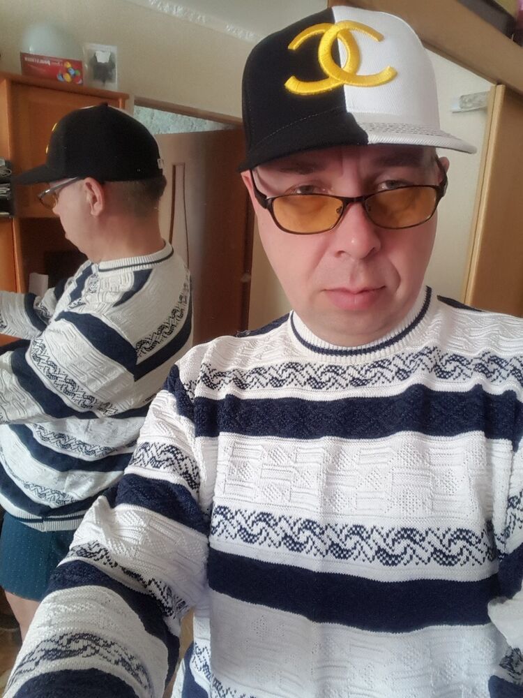  12083077  Andrei, 59 ,    