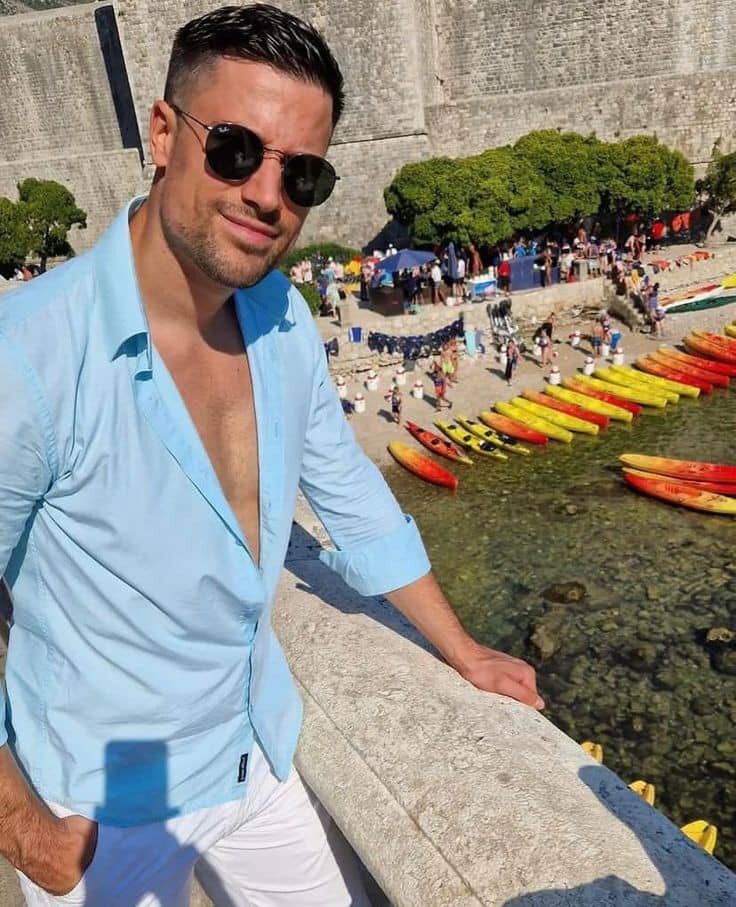  49574667  John Mike, 49 ,    