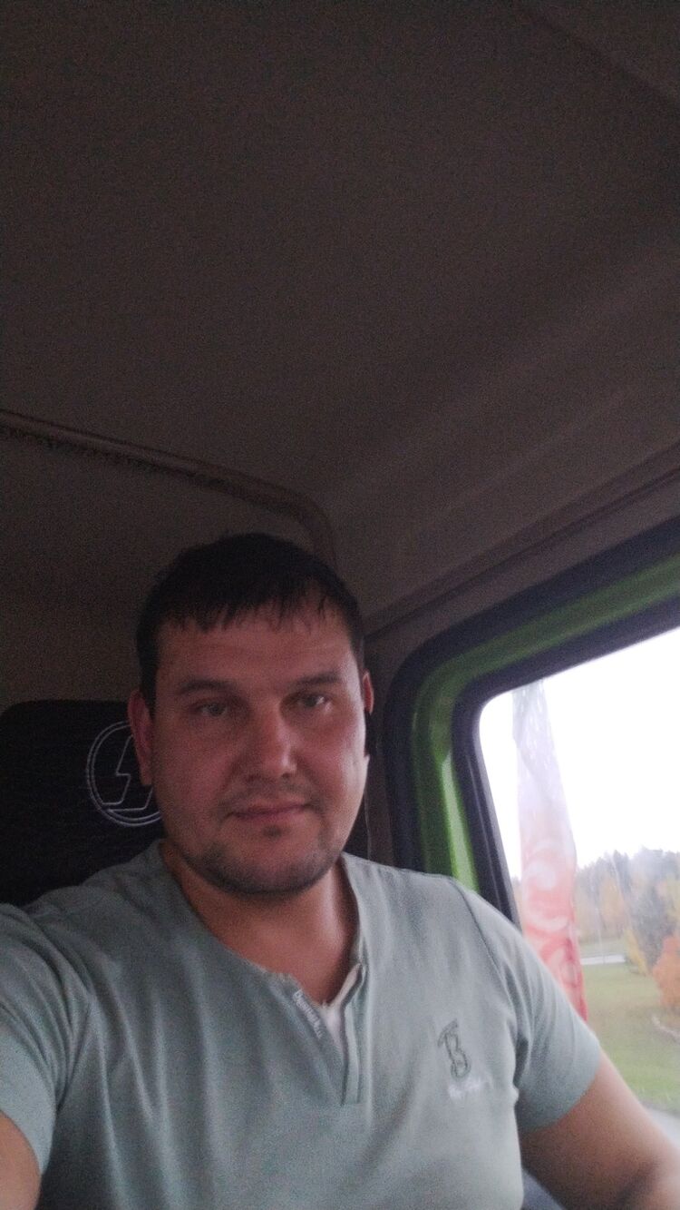  37633477  , 33 ,    