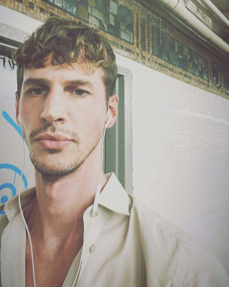 ���� 56423717 ������� ����, 34 ����, ���� ���������� � ������