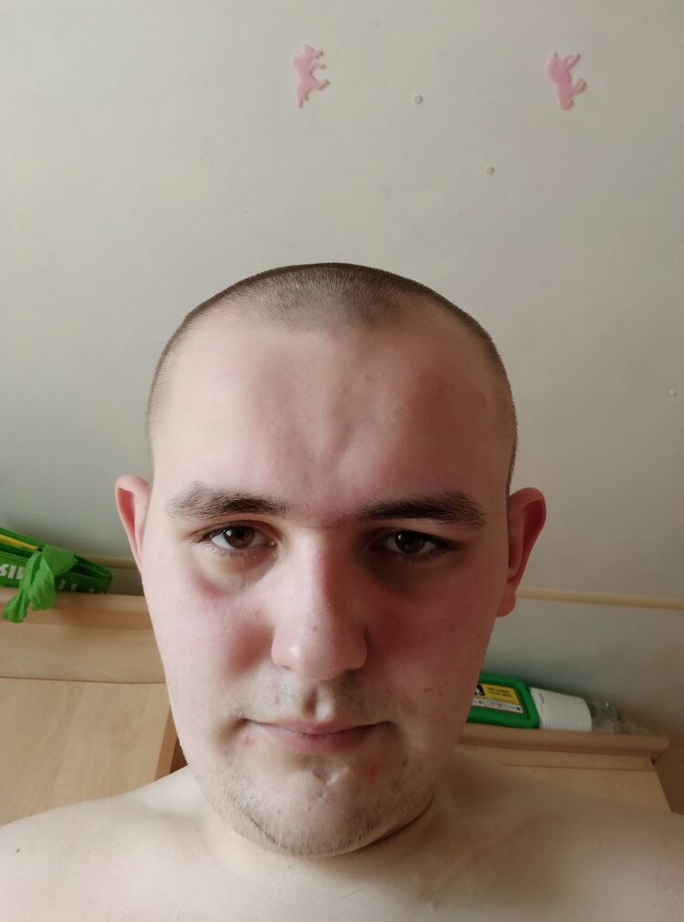  24378017  Angrii, 28 ,    