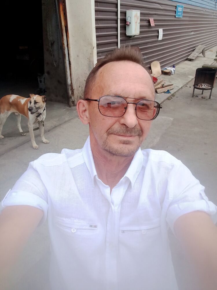  53727477  Georgy, 64 ,    