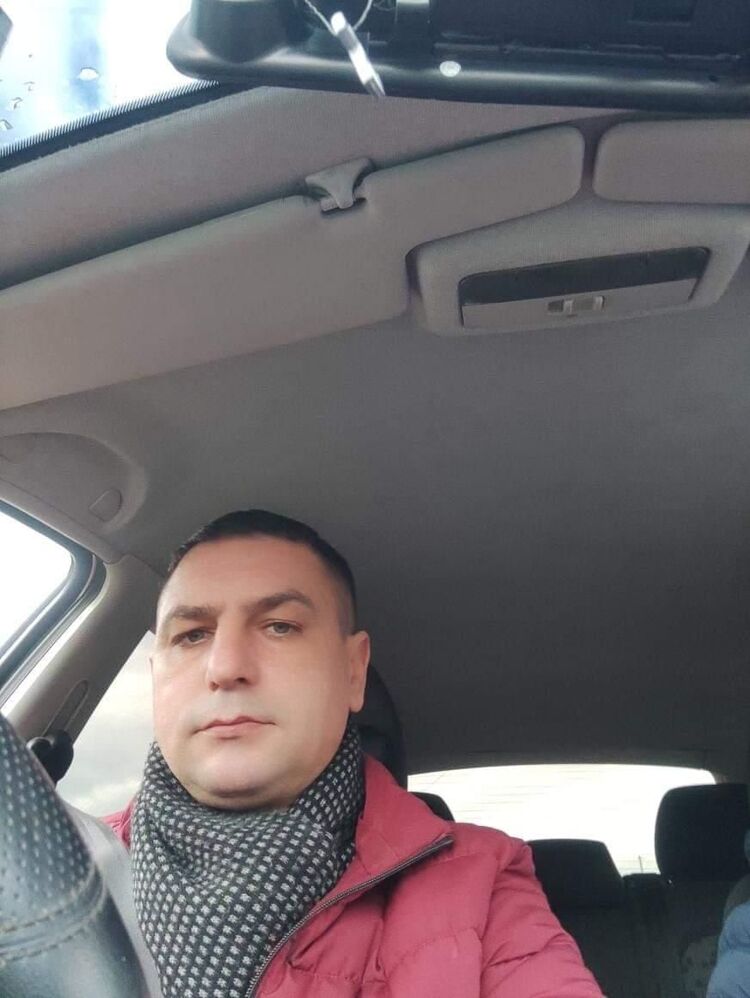  46823867  Viktor, 36 ,    