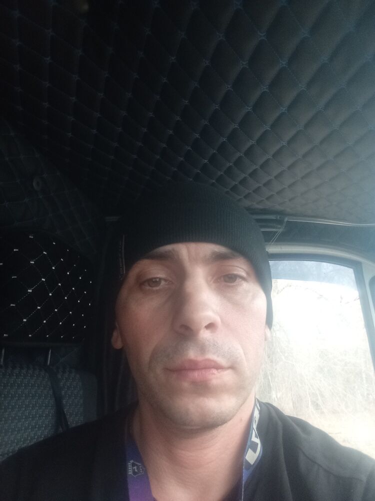  48519757  , 42 ,    --