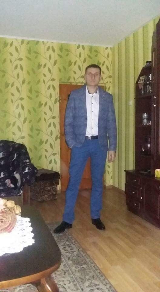  10638387  Erikas, 36 ,    