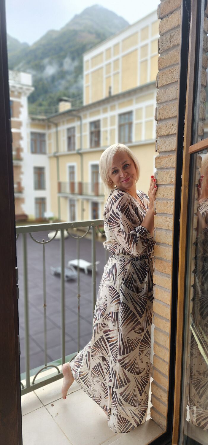  53696217  Irina, 49 ,    