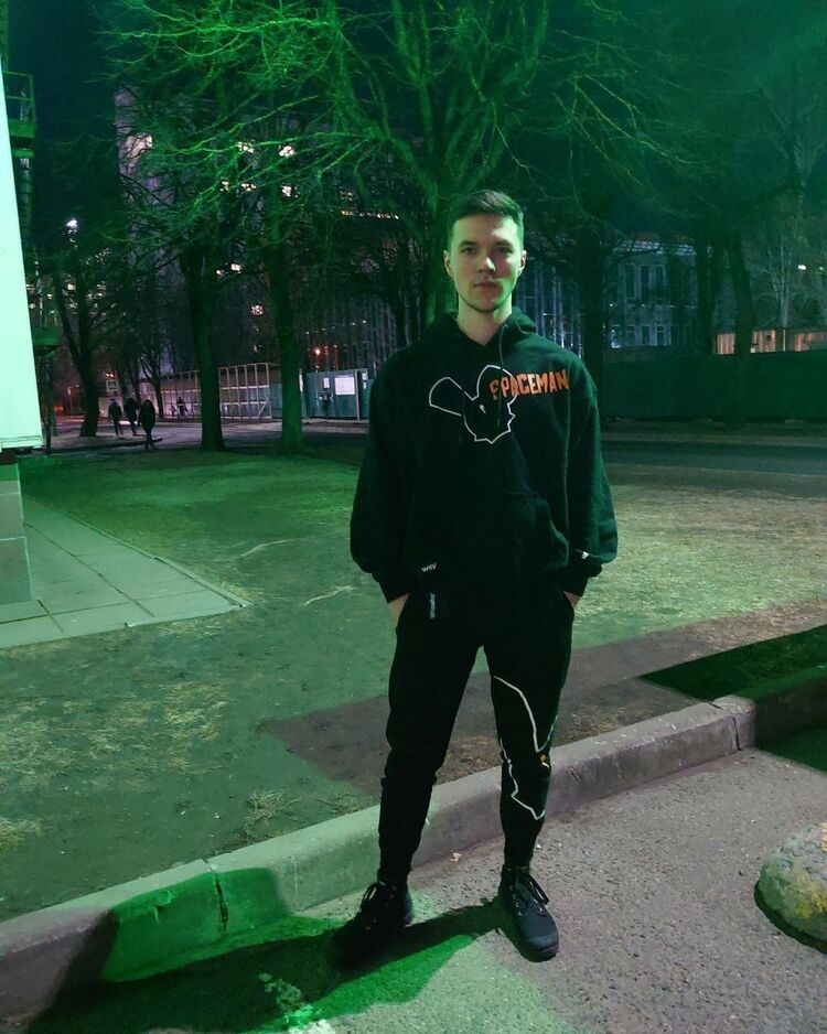  39807757  Stas, 23 ,    