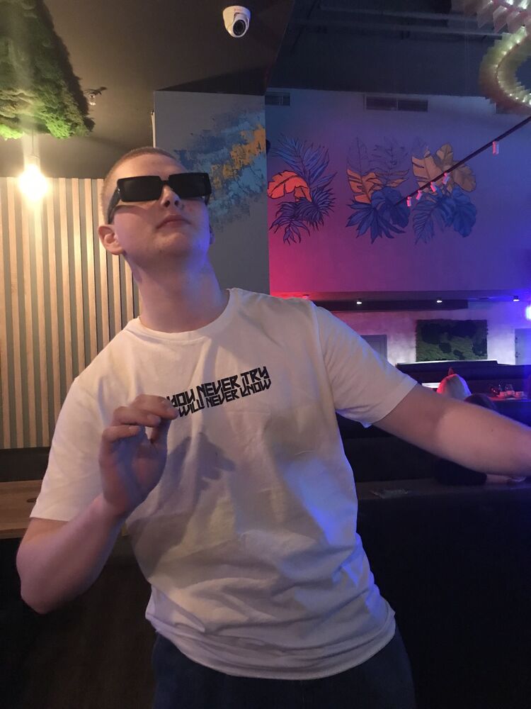  34008727  , 20 ,    