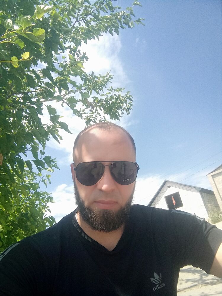  ,   Alex, 41 ,   ,   
