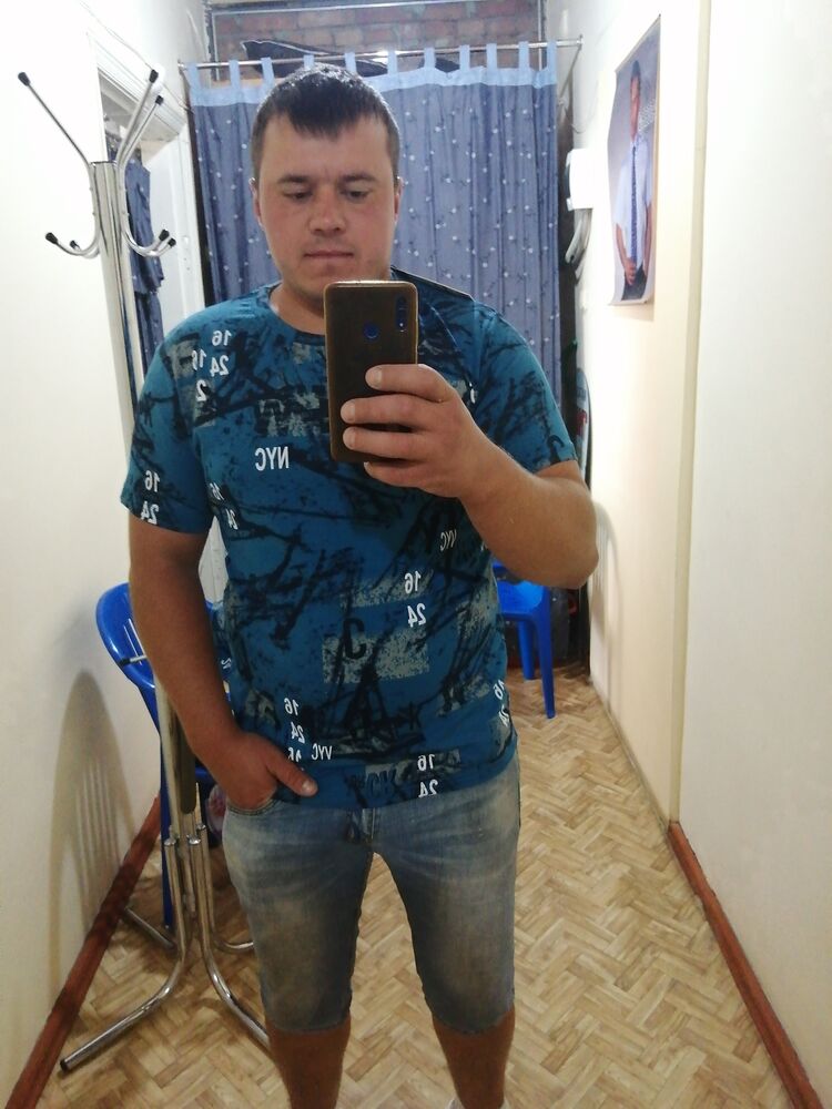  28191867  Denis, 33 ,    