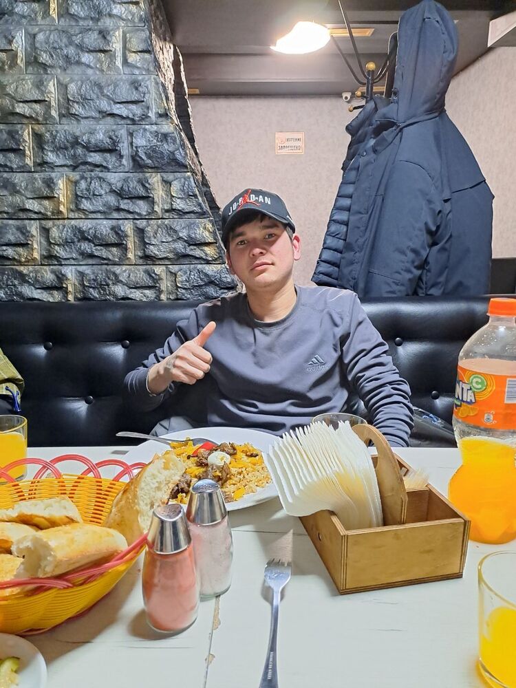  ,   Karim, 21 ,   ,   