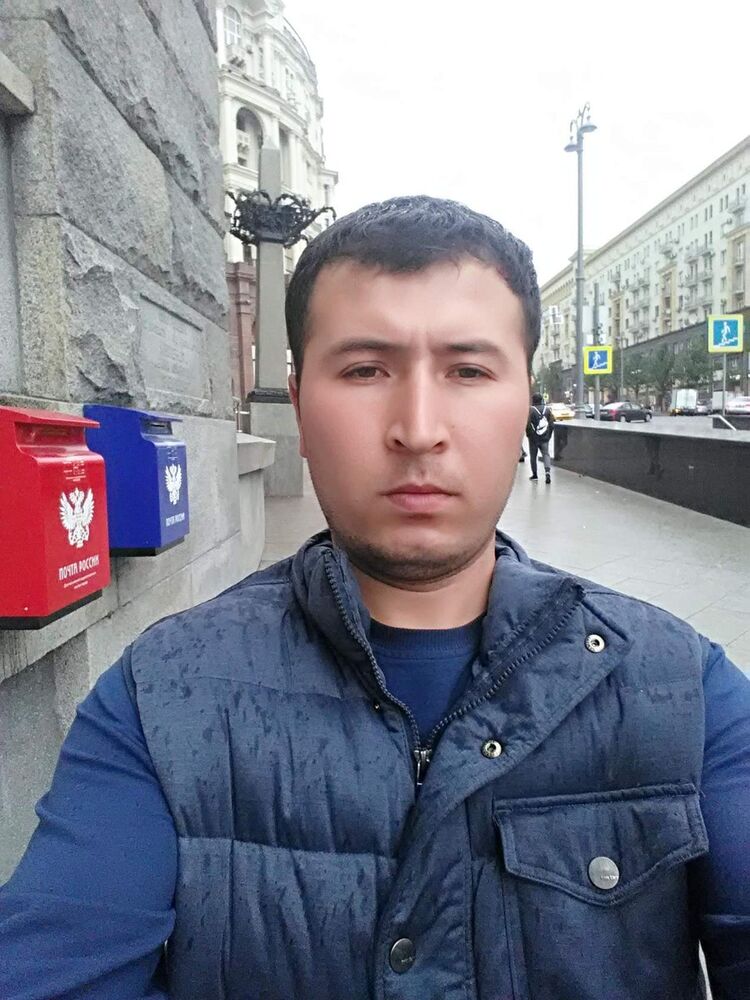  14898647  Erik, 32 ,    