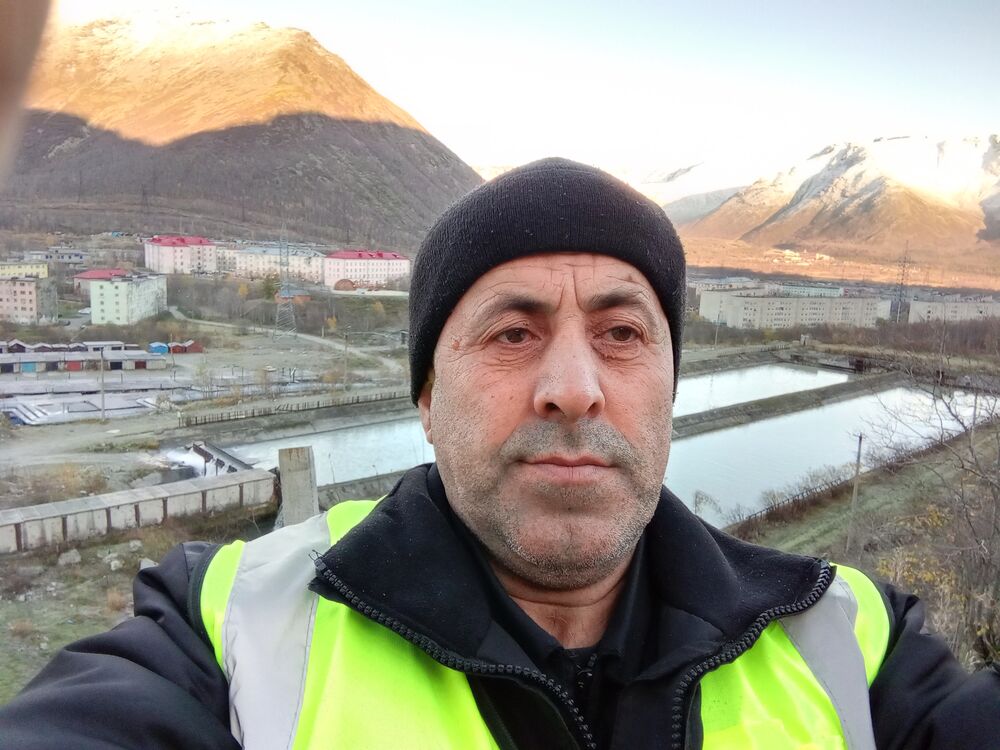  39302257  Yra, 47 ,    -