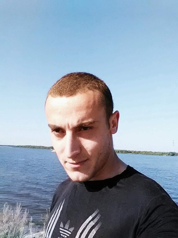  17600877  Haykaram, 33 ,    