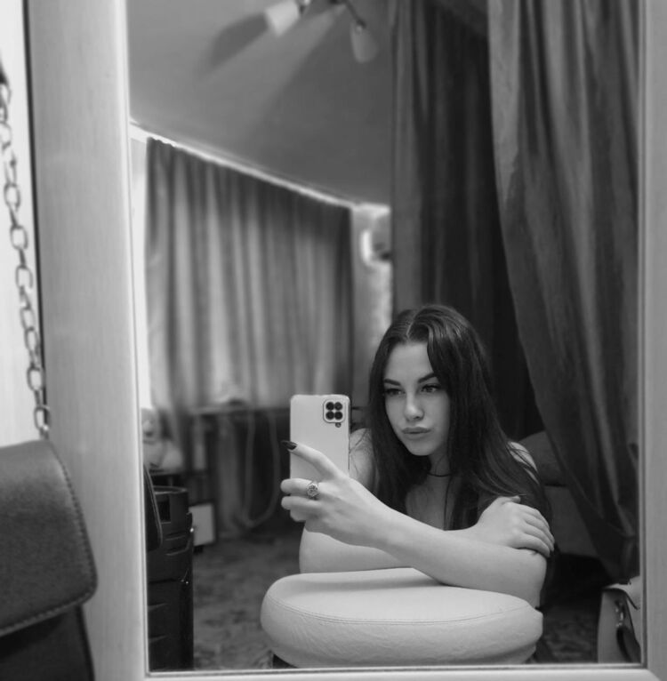  --,   Liza, 25 ,   ,   