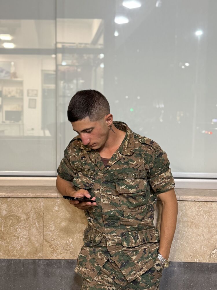  53488407  Artur, 21 ,    