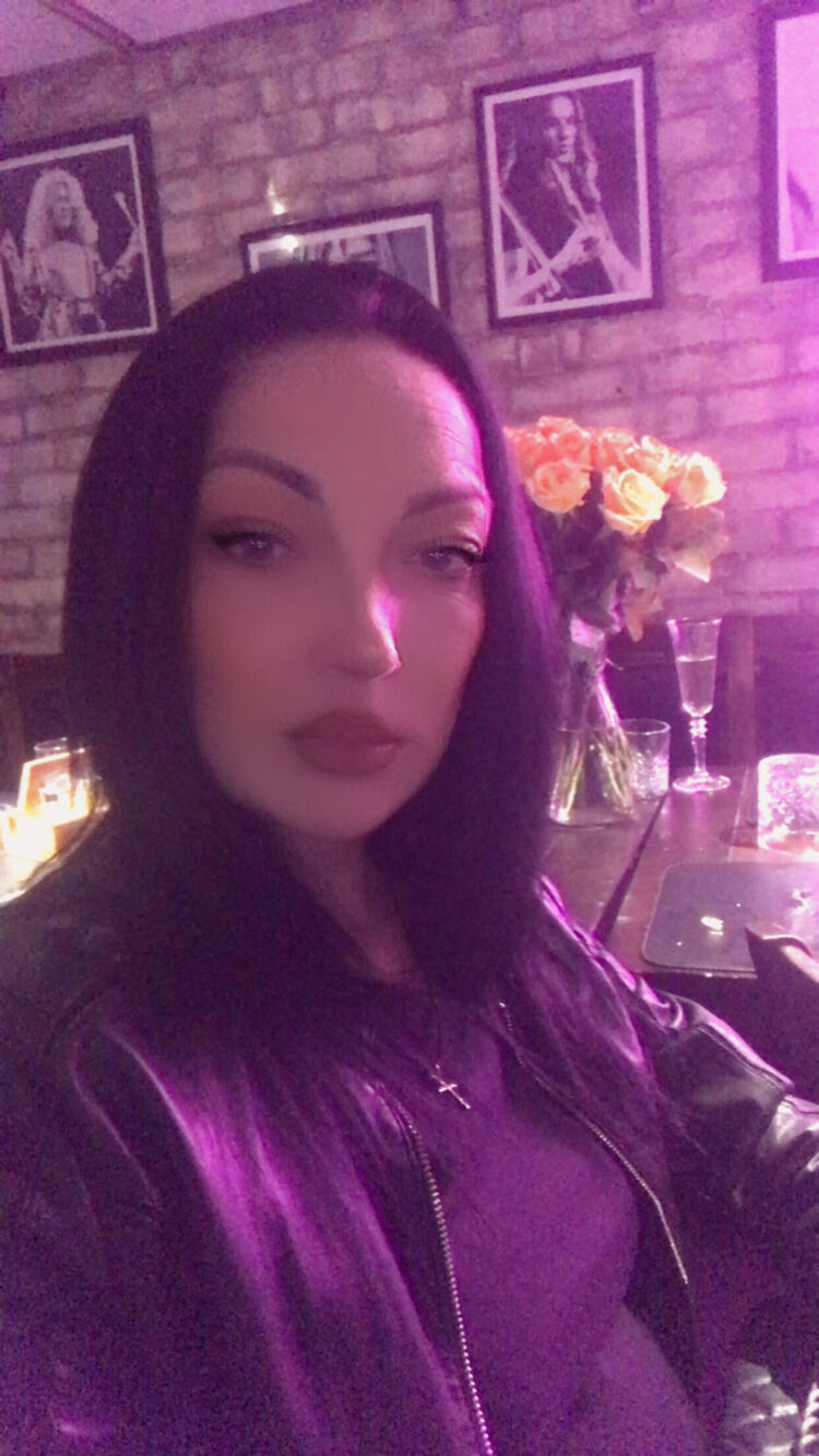  ,   Kris, 43 ,   ,   
